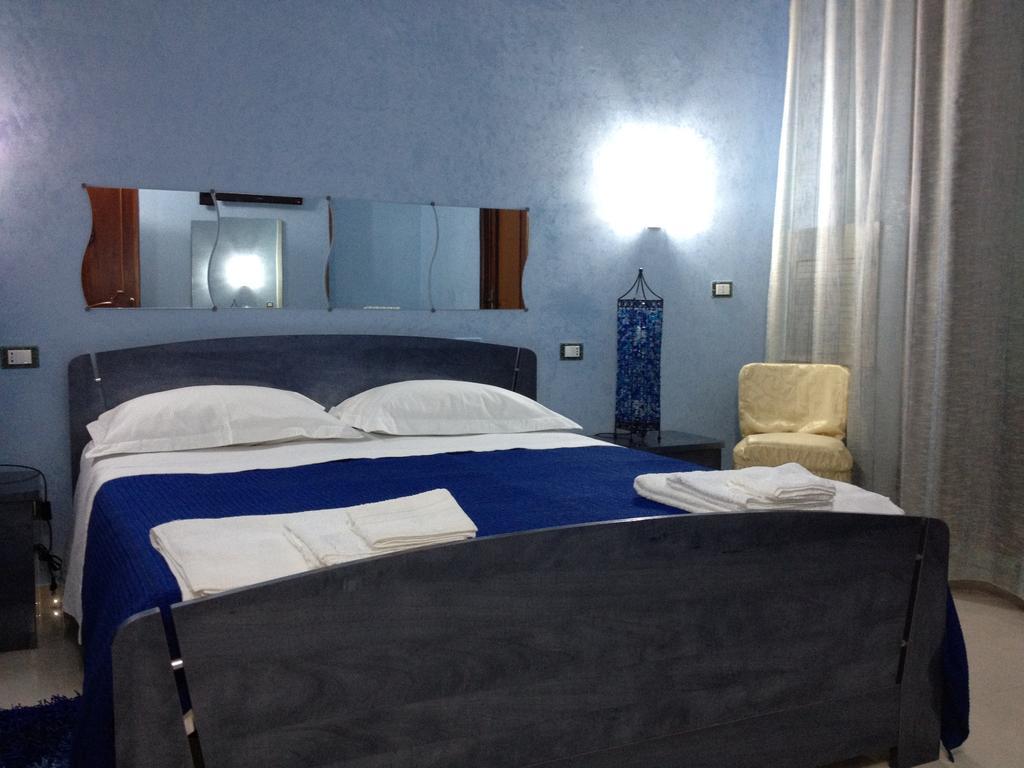 Bed And Breakfast Via Leuca Lecce Ngoại thất bức ảnh